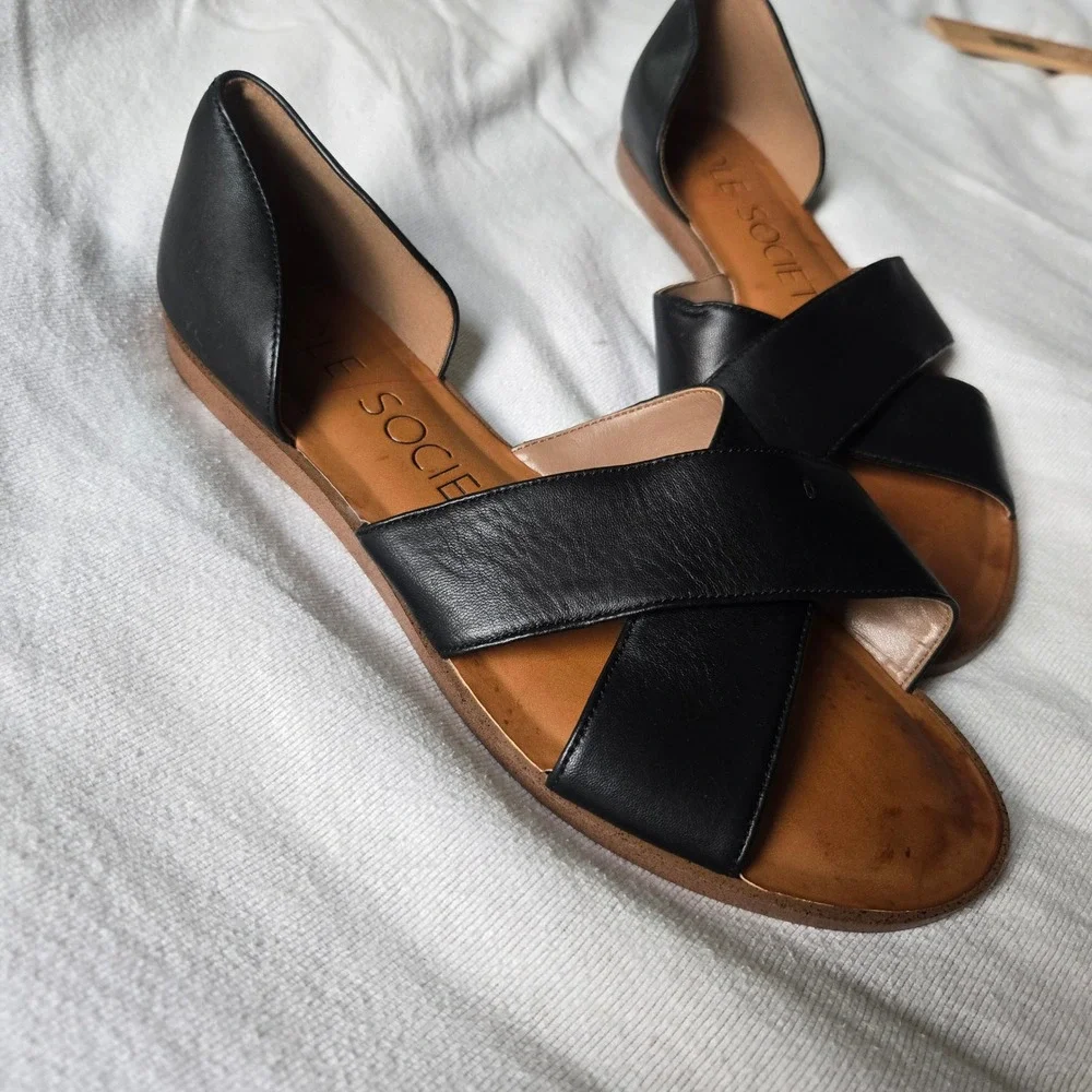 Sole Society SO-CLORIA Black Leather Criss Cross d'Orsay Flat Sandals Size 8M 39